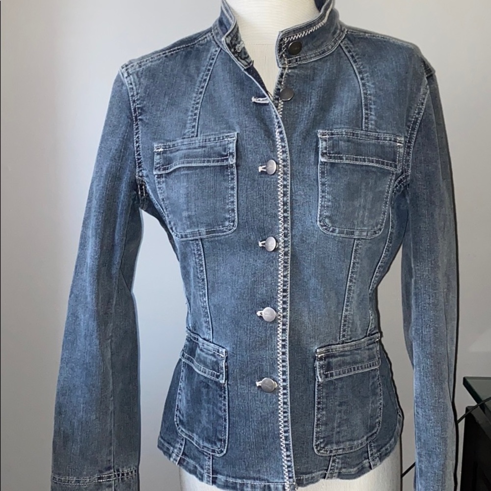 TAHARI DENIM BLAZER